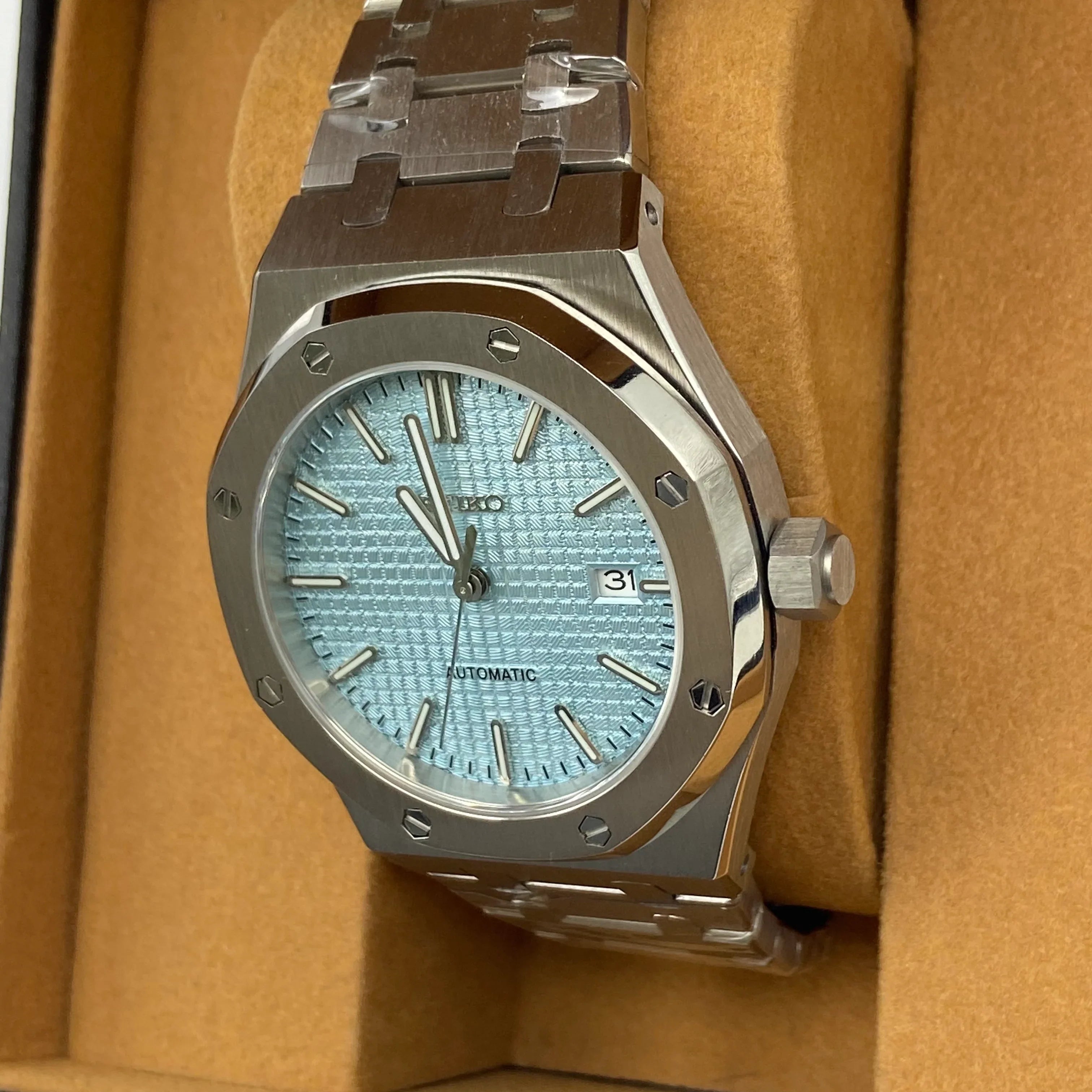 Royal SeikOak Mod Tiffany Blue